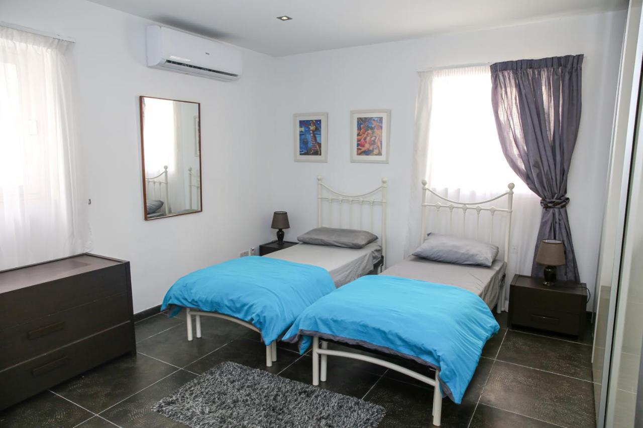 Dolmen Court Flat 10, Qawra Apartment St. Paul's Bay Ngoại thất bức ảnh